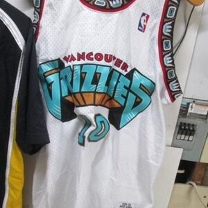 Mitchell & Ness Vancouver Grizzlies Teal and White Jersey